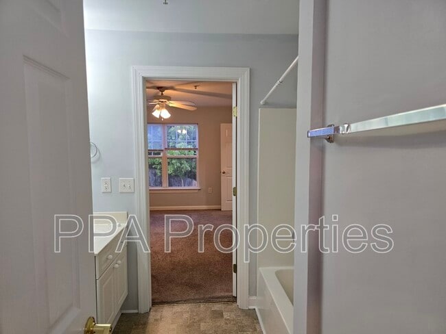 Building Photo - 929 Morreene Rd