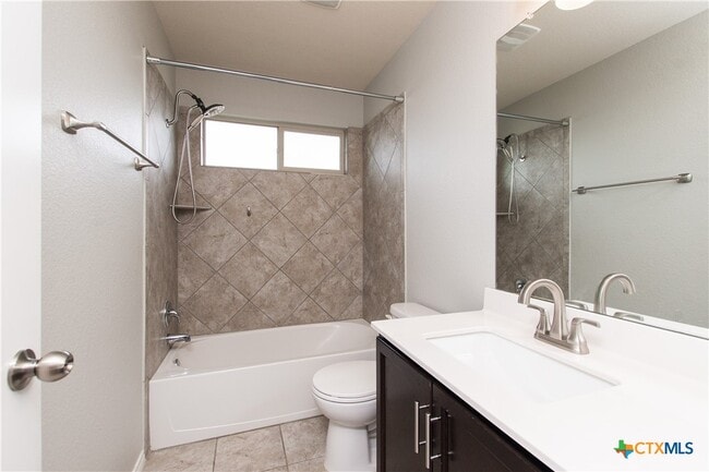 Building Photo - 5114 Dauphin Dr
