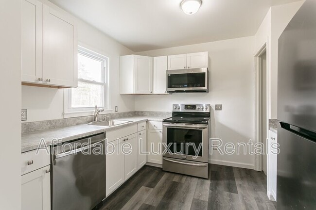 Building Photo - 2868 Brighton Henrietta Town Line Rd