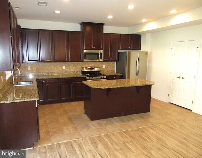 Building Photo - 1273 Madison Ln