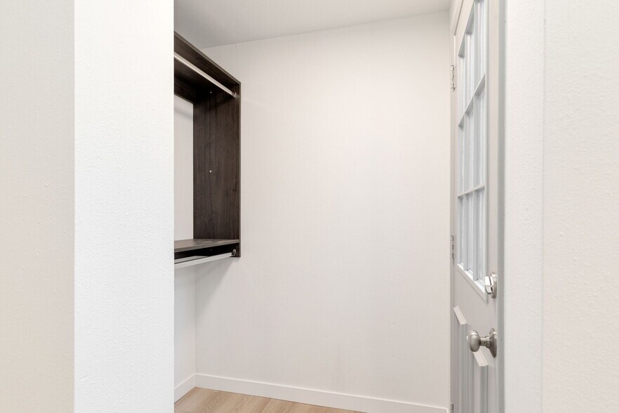 Building Photo - 11334 3rd Ave NE