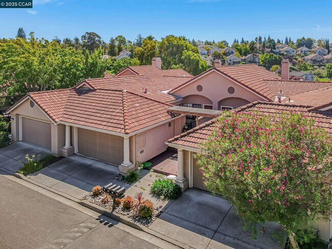 Building Photo - 3043 Tahoe Pl