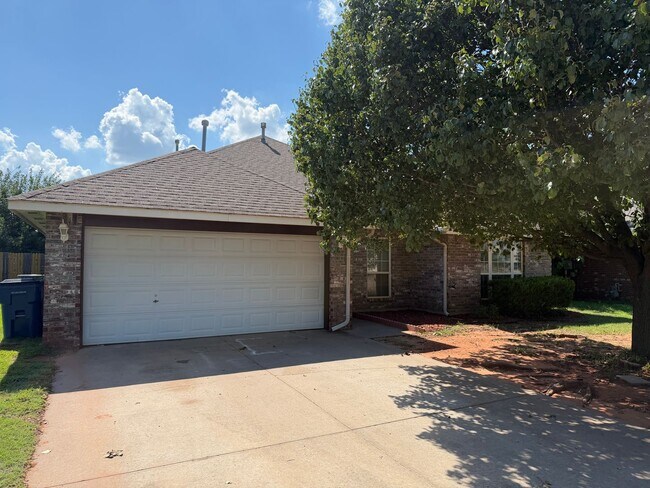 Building Photo - 3 Bed 2 Bath Home in Mustang