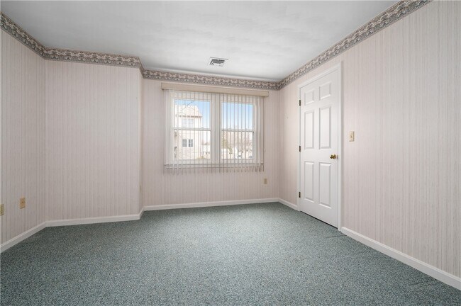 Building Photo - 185 Manville Hill Rd