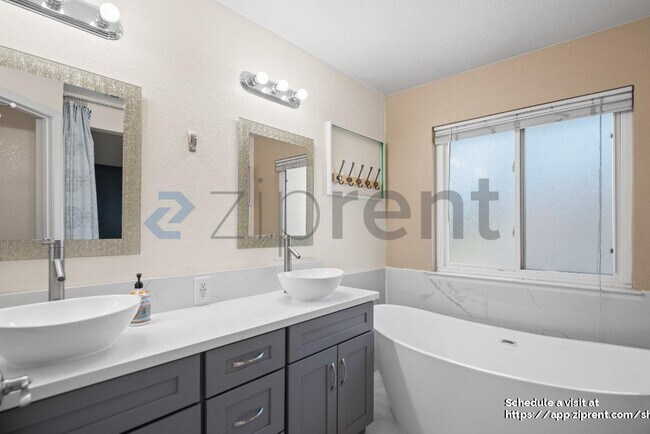 Building Photo - 7898 Gate Way