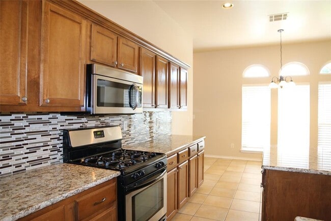 Building Photo - 905 Renita Way