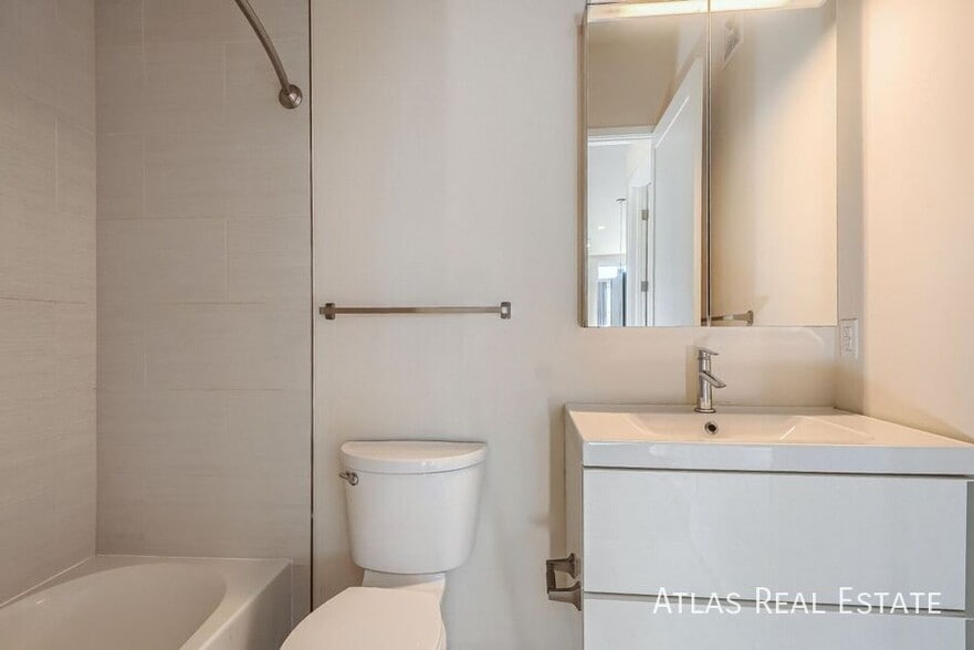 Building Photo - 336 E 1st Ave