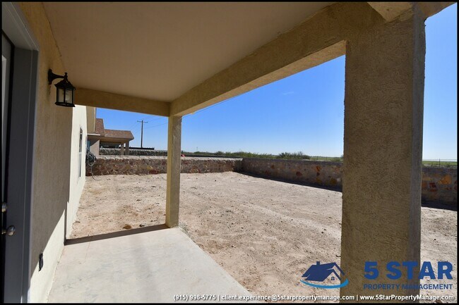 Building Photo - 13744 Flora Vista Ave