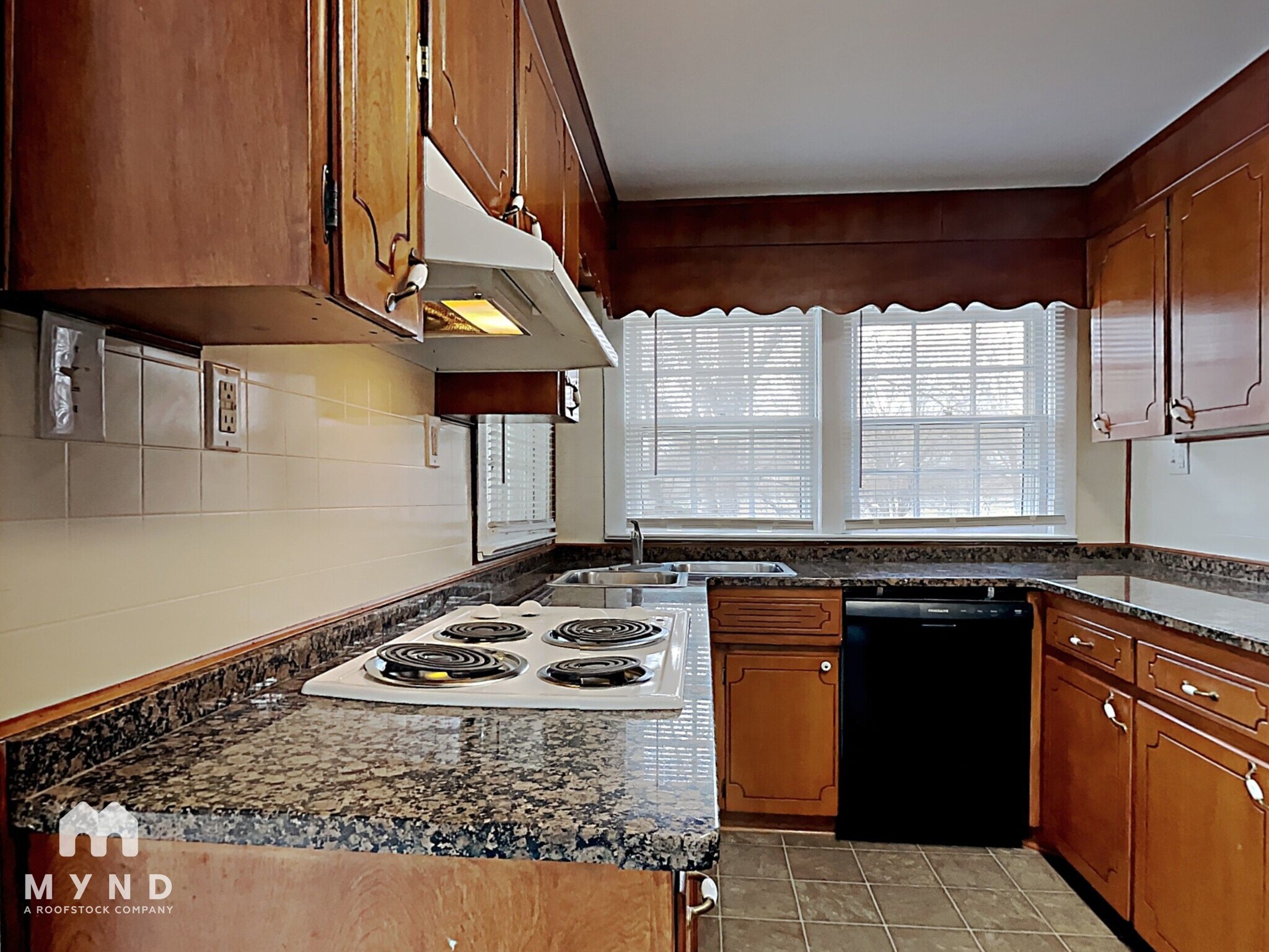 Building Photo - 1222 Eastern Valley Rd