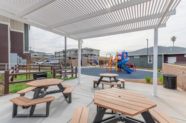 Building Photo - Cedar Grove Apartments