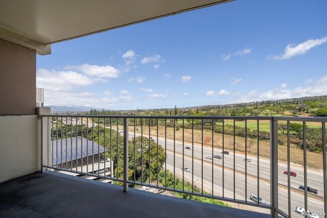 Building Photo - $2,395 / 1br - 514ft2 - The Highlander, 1bdrm, Incls Utilities, Avail April 1st (Aiea)