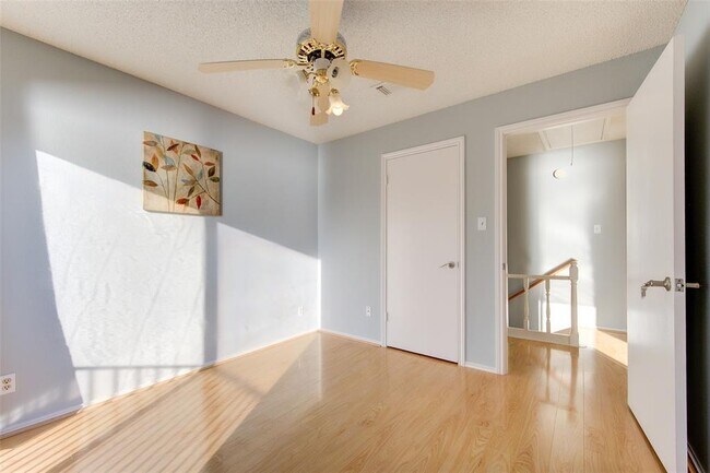 Building Photo - 1620 Good Day Dr