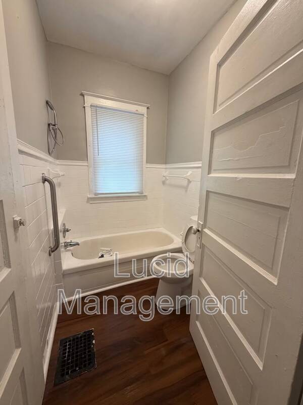 Building Photo - 714 M St