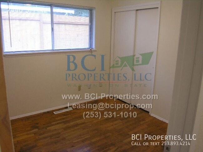 Building Photo - 7440 S. Pine-