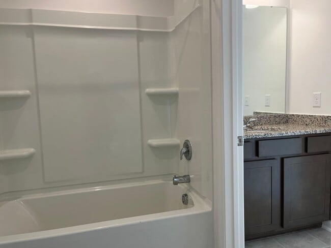 Building Photo - Stunning, Elegant Residence in Fuquay-Vari...