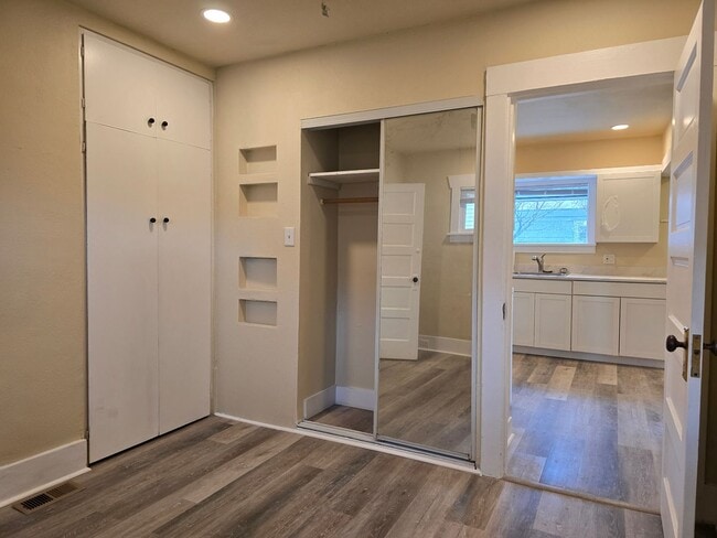 Building Photo - Alder Duplex