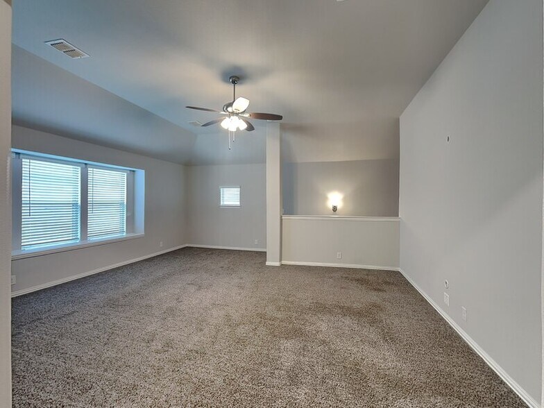 Building Photo - 1204 Sagewood Dr