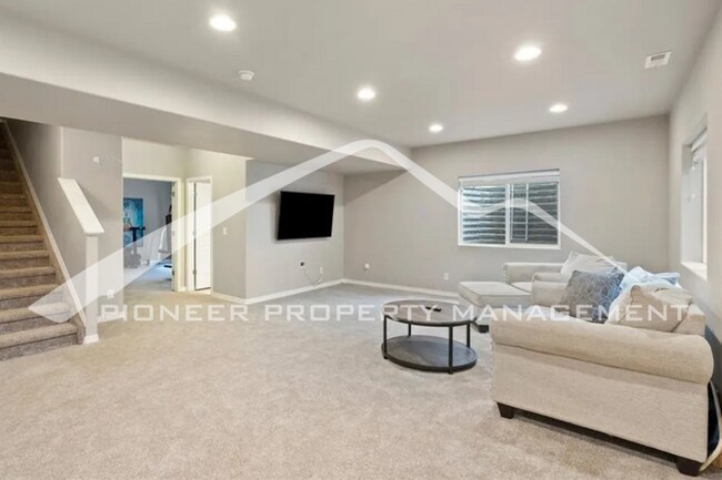 Building Photo - 8425 Mayfly Dr