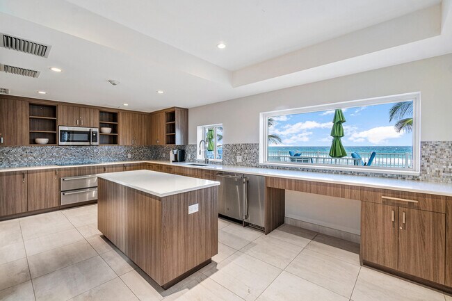Building Photo - 4748 S Ocean Blvd