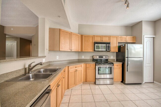 Building Photo - 11010 Legacy Dr