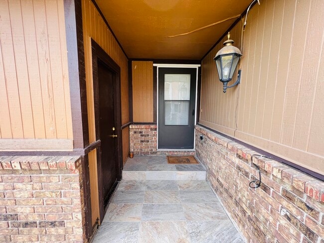 Building Photo - Longfellow