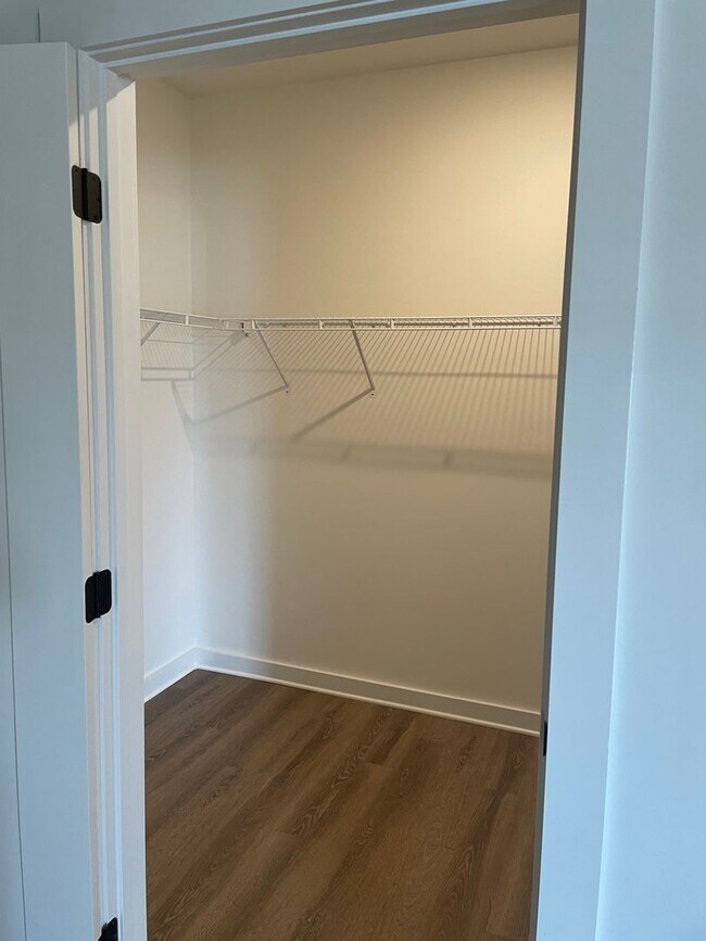 Building Photo - Studio Apartment in The Ontario in Nashville