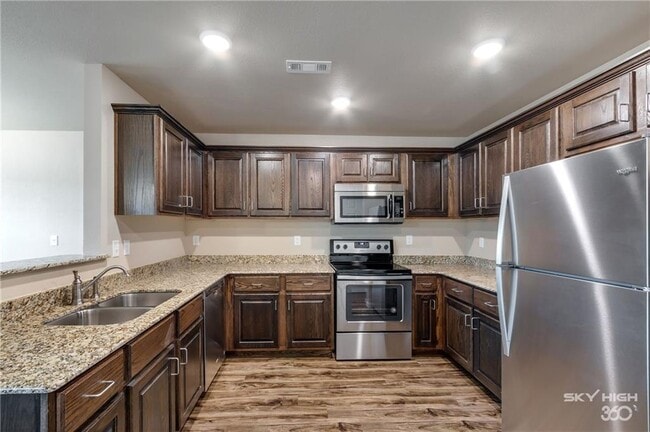 Building Photo - 2129 Brown Bear Ln