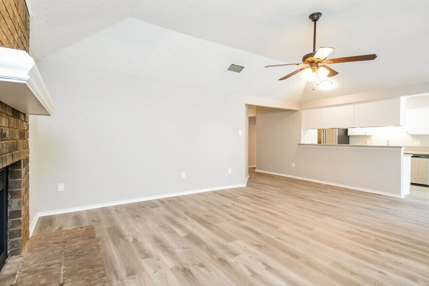 Building Photo - 2408 Havenwood Dr