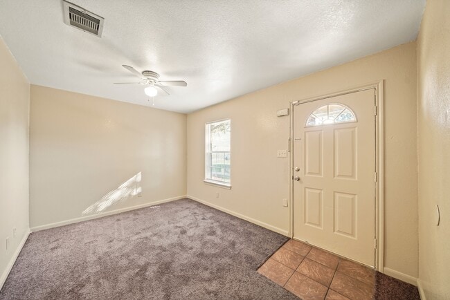 Building Photo - 4636 Mayflower St