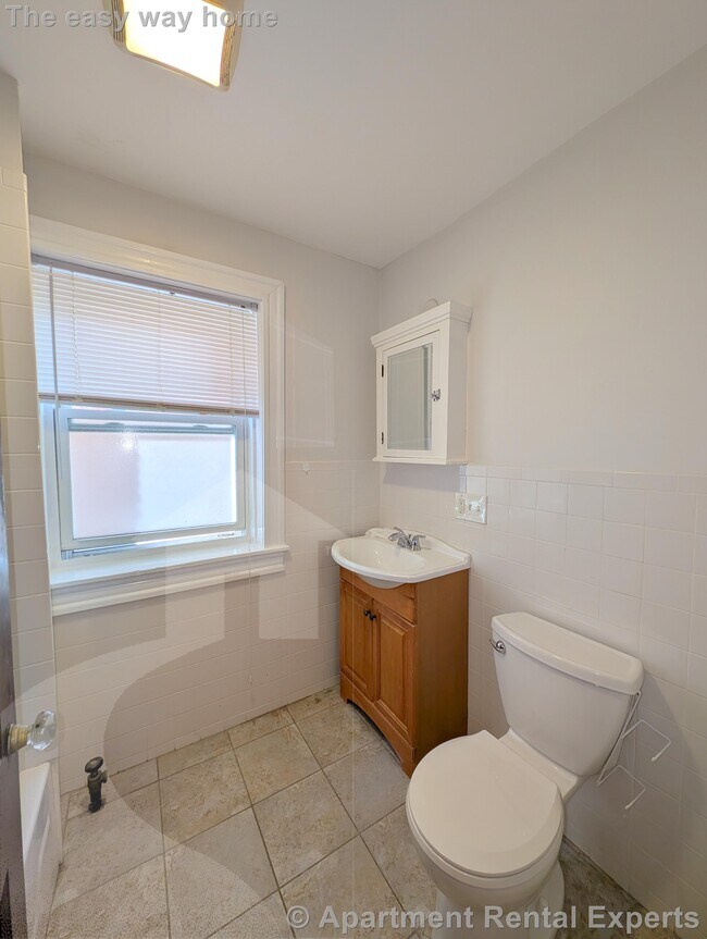 Building Photo - 5 Linnaean St