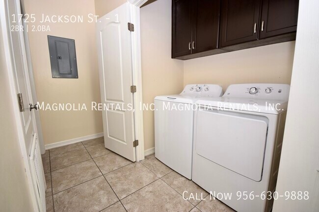 Building Photo - Weslaco Apartment for Rent - Westgate Vill...