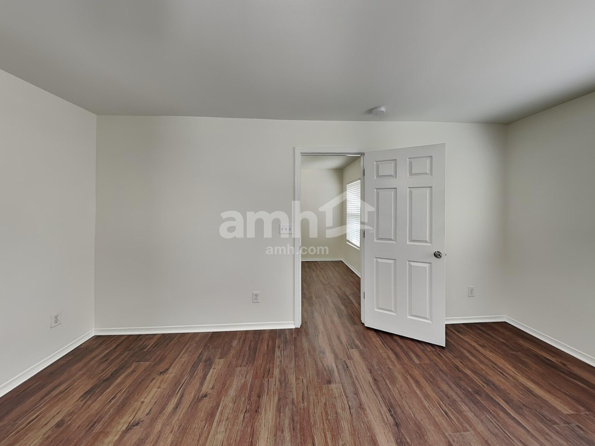 Building Photo - 3837 Larkhaven Village Dr