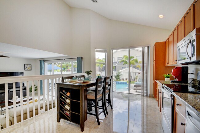 Building Photo - 2418 Westmont Dr