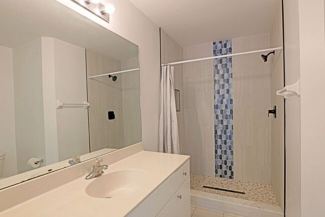 Building Photo - Forest Lake Townhomes 3620-106