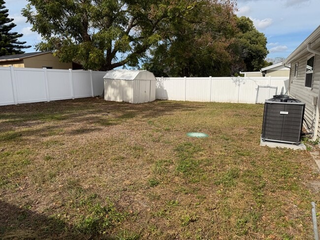 Building Photo - 4233 Mesa Dr