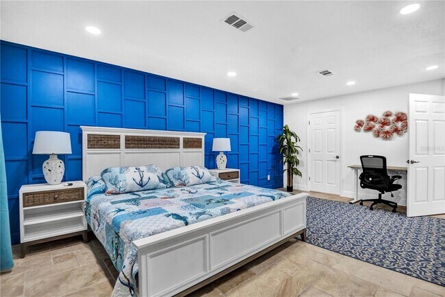 Building Photo - 31 Lands End Ln