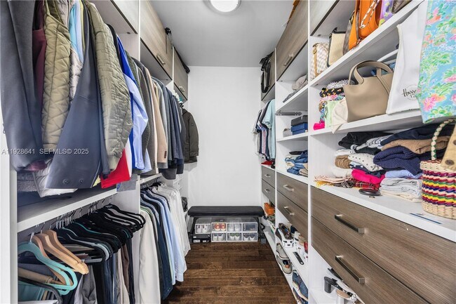 Building Photo - 10470 NW 69th Terrace