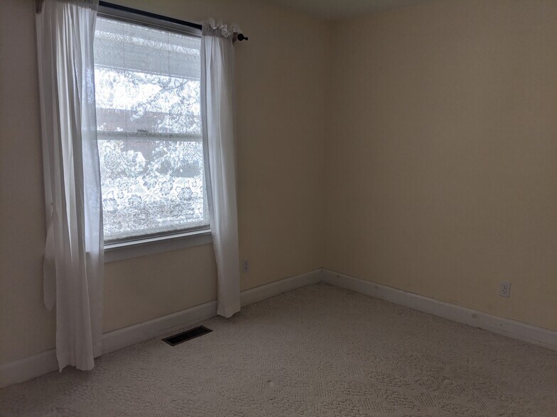 Building Photo - 1359 Wald Dr
