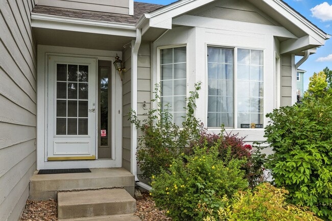 Building Photo - Beautiful 5 Bedroom 3.5 Bath Home In Saddl...