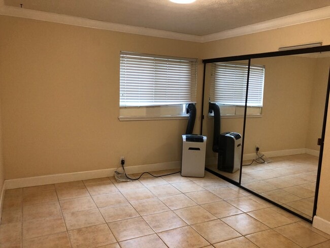 Building Photo - HOKUKANI 2/2/1 ON THE 1ST FLOOR,  LOCATED IN THE HEART OF KAILUA