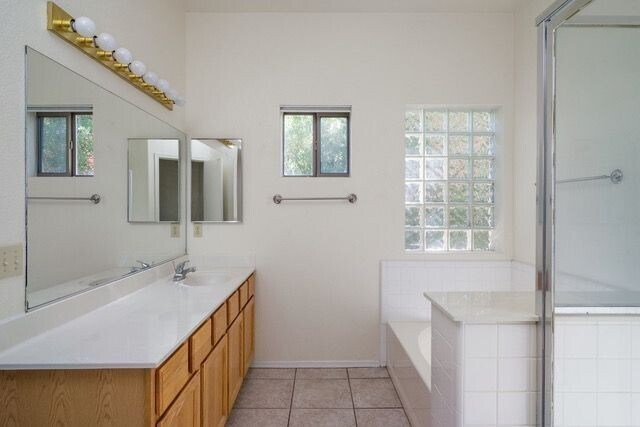 Building Photo - 3 Bedrooms 2 Baths 1440 Square Feet.