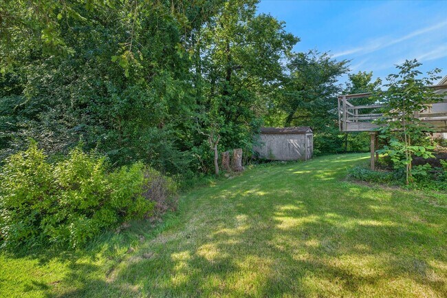 Building Photo - 727 Acorn Dr