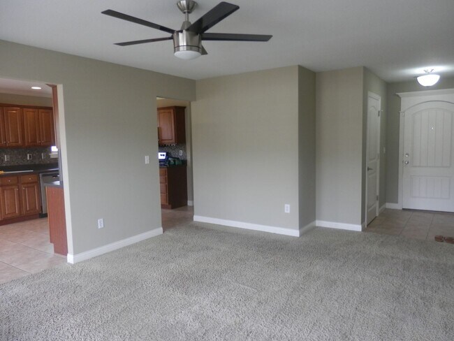 Building Photo - 2501 McClure Dr