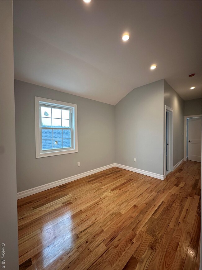 Building Photo - 170-16 143rd Rd