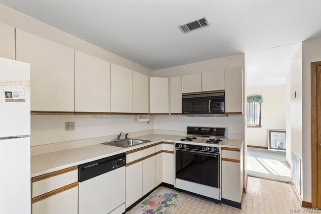 Building Photo - 422 Panorama Dr