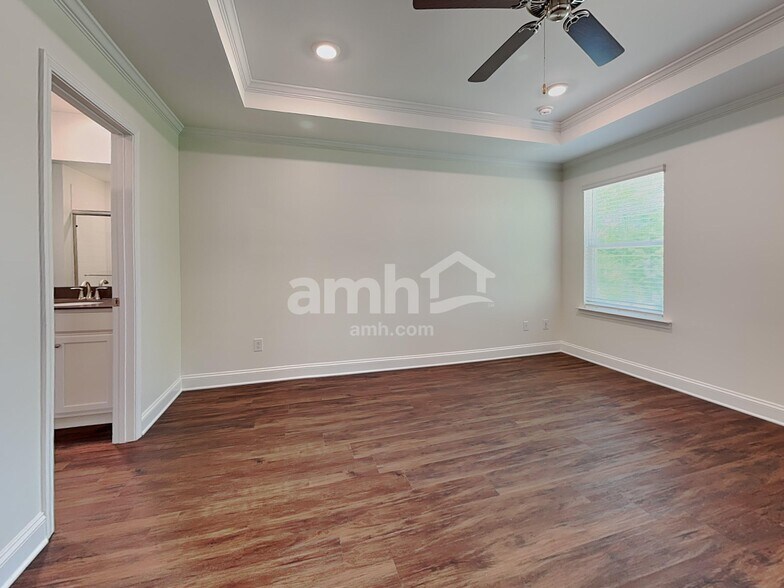 Building Photo - 617 Rivermist Dr