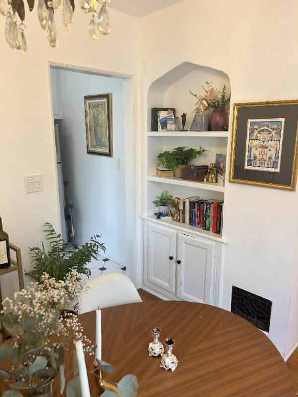 Building Photo - 5924 W 2nd St