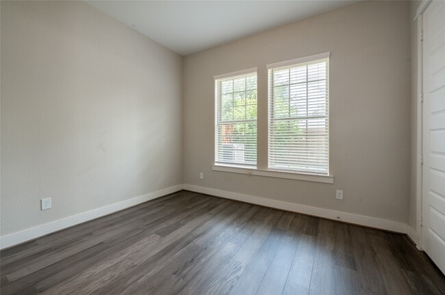 Building Photo - 963 Lilly Flower Ln