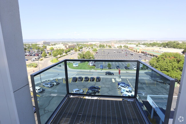 1BR, 1BA - 732 SF - 201Lofts