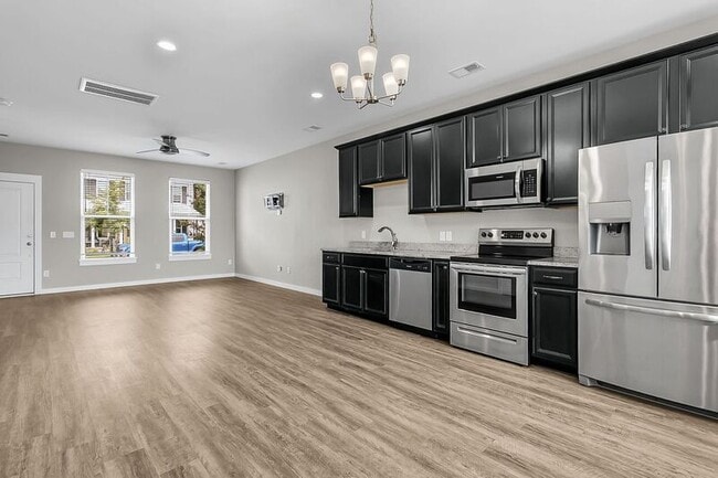 Building Photo - 146 Winding Branch Dr